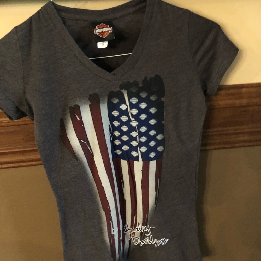 Harper Davidson tee shirt